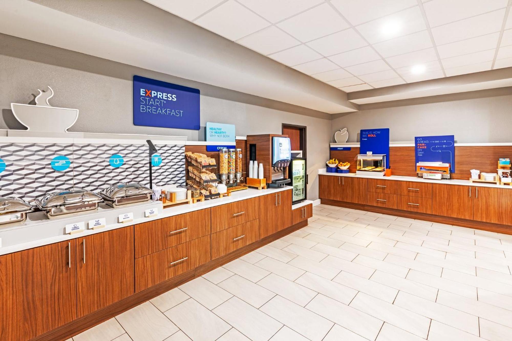 Holiday Inn Express & Suites Del Rio By Ihg Exterior foto