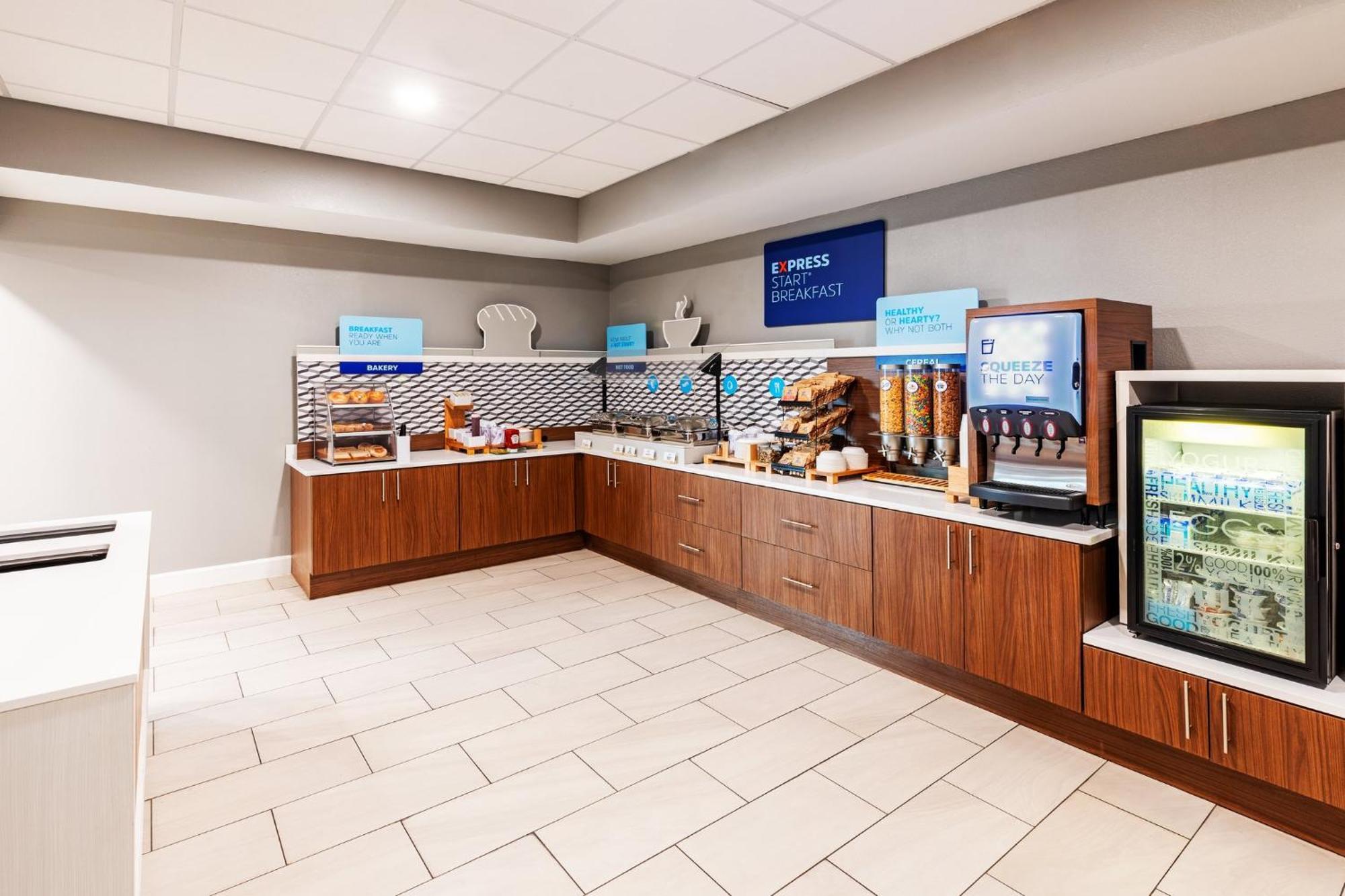 Holiday Inn Express & Suites Del Rio By Ihg Exterior foto