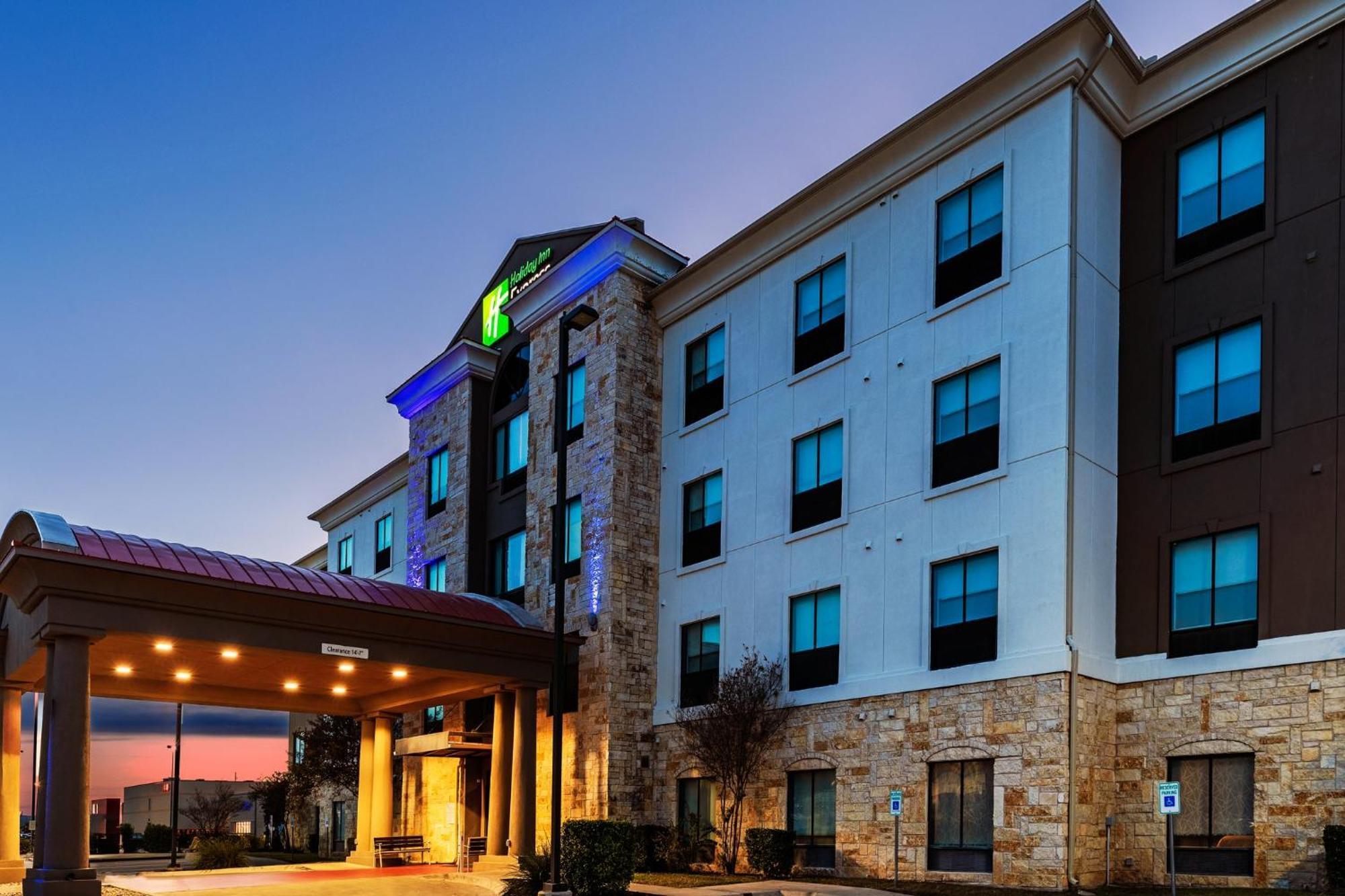 Holiday Inn Express & Suites Del Rio By Ihg Exterior foto